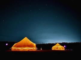 The Follies Glamping, намет-люкс у місті Мейдстон