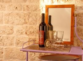 La Maison - Tenuta Colavecchio, hotel in Putignano