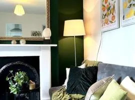 Green Suite - Central Reading - Relocators - Work