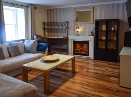 Lochside Apartment, holiday home in Inveraray