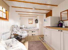 Shepherds Hut, West Ayton, Scarborough, holiday rental in Scarborough