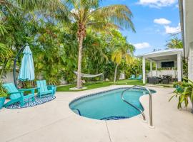 A Wave From It All - New Luxury Renovated Home Heated Pool Cabana Hammock Walk to Beach, hotell i Anna Maria