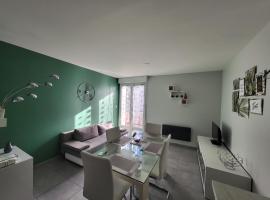 Apartment Nicolas, жилье для отдыха в городе Люс-Сен-Совёр