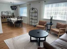 2023 Remodeled 4bed/2bath Home!