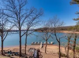 Lakefront Townhome with Dock 6 Mi to Blue Ridge!