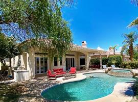 TEE TIME: 2 bed + convertible den; private pool and spa, VIEWS! A Greenday property. – domek wiejski w mieście Rancho Mirage