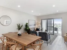 3-Bed Apartment in Beautiful Kiama with Study Nook