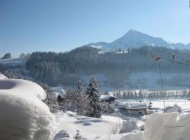 Exclusive holiday apartment with panoramic views & sauna, hotel in Reith bei Kitzbühel