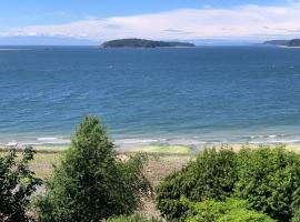 The Beach Hideaway - Eagles Suite, hotel s jacuzzi v destinaci Sechelt