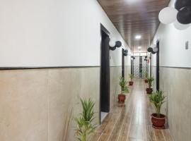 OYO Hotel Rajyog, hotelli kohteessa Vagholi