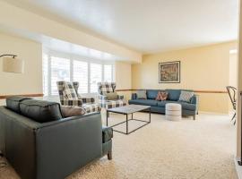 Spacious 6 BR Extended Stay, hotel em North Salt Lake