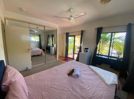 Master Ensuite and private balcony, homestay in White Rock