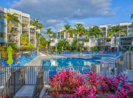 2BR in Key largo w pool and sunset views, lägenhetshotell i Key Largo