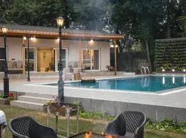 ELIVAAS 6 BHK Farmstay with Pvt Pool & Garden - Esh