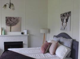 Marjalis Cottage, your perfect country getaway!, feriehus i Wonthaggi
