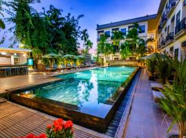 Green Amazon Residence Hotel, hotel perto de The Happy Ranch Horse Farm, Siem Reap