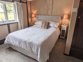 Comfy Cottage Homestay Nr Chelmsford. Free Parking Great Views., hotel with parking in Great Waltham