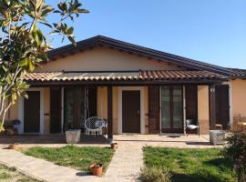 A CASA DI DEBY GREEN HOUSE, παραθεριστική κατοικία σε Limigiano
