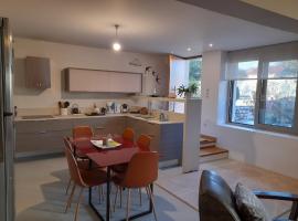 Lovely StoneHouse Trikala，位于特里卡拉的酒店