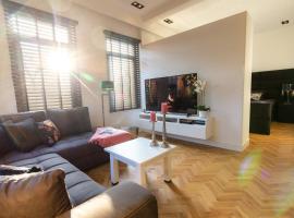Spacious private apartement, 25min from Amsterdam, apartment in Hilversum