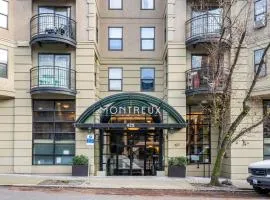 Seattle's Gem: Elegant 1BR in Belltown