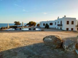 My Way Kavos Villa, מלון בAgia Marina Aegina