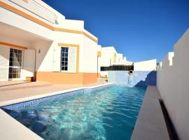 Villa Na Galé with private pool and close to the beach, Hotel in Galé