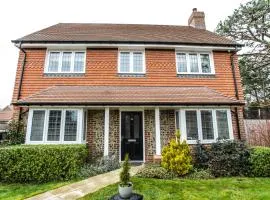 Pine Trees - 4 bed home in The Witterings
