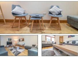 Spacious 3 Bed Townhouse with Parking, beach hotel in Edinburgh