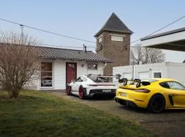 Racing-Chalet (Ferienhaus)