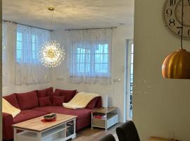 Stilvolle und moderne Ferienwohnung, cheap hotel in Stockach