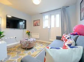 2 BED TERRACED FLAT PICCADILLY LINE