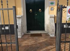 Casa dei artisti 1, hotel u gradu Kazarca Ligure