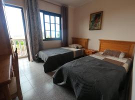 Twin Room at Villa Lila, hôtel à Puerto de la Cruz