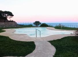 Stella del mare - casa incantevole con piscina e parcheggio privato, hôtel à Cervo