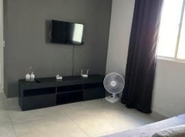 Apartamento novo ao lado do Rio Centro!, hotell Rio de Janeiros huviväärsuse Parque Estadual da Pedra Branca lähedal