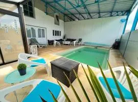 Chtx maison 7 pers jardin piscine