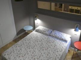 Apartamentos "Casa Melé" 2, Parking privado opcional, hotel di Lleida