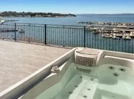 Amazing Apartment In Petrcane With Wifi