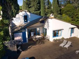 06V - Beautiful villa with spa pool and tennis, hytte i Biot