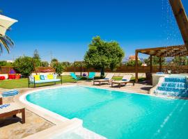 Aestas Residence, Refined Summer Retreat with Pool, By ThinkVilla, hotel v destinaci Prínos