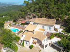 Family Villa for 12 with Pool - Sea & Nature View near Cannes, hotel in Les Adrets de l'Esterel