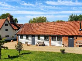 Packway Barn, cottage in Halesworth
