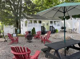 Cottage 8-9 - Stand Alone 2 Bedroom / 2 Bath, hotell i Wolfeboro