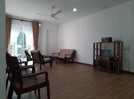 HEATHER NEST HOMESTAY - KUNDASALE, apartamento em Kundasale