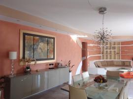 Villa Anna, hotel v Alindě