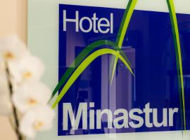 Hotel Minastur, хотел в Капитолио