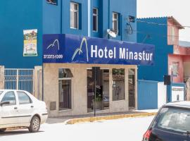 Hotel Minastur, готель у місті Капітоліу