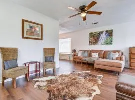 Pet-Friendly Texas Abode with Patio and Fenced-In Yard