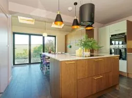 Kent Downs Cottage Modern Family Retreat near Canterbury